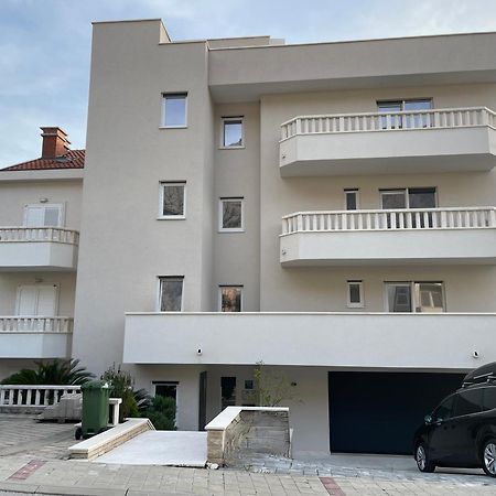 Apartment Dalmatien Traumhaus มาคาร์สกา ภายนอก รูปภาพ