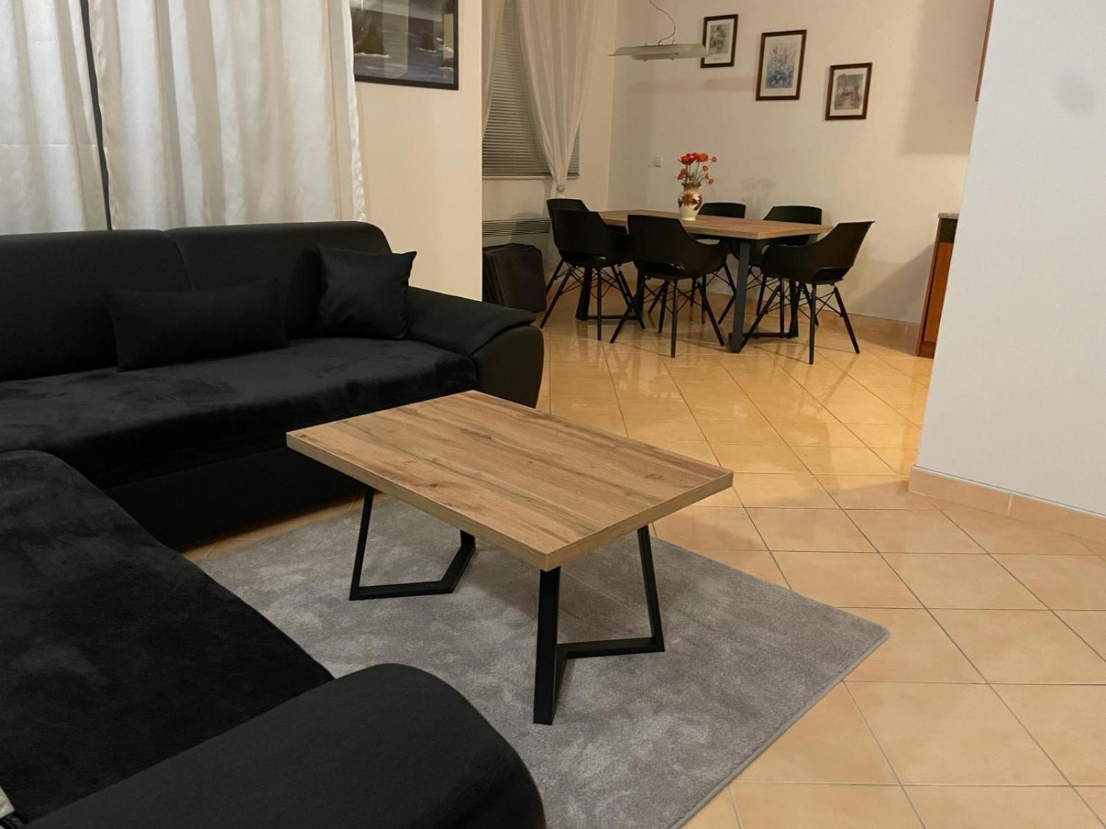 Apartment Dalmatien Traumhaus มาคาร์สกา ภายนอก รูปภาพ