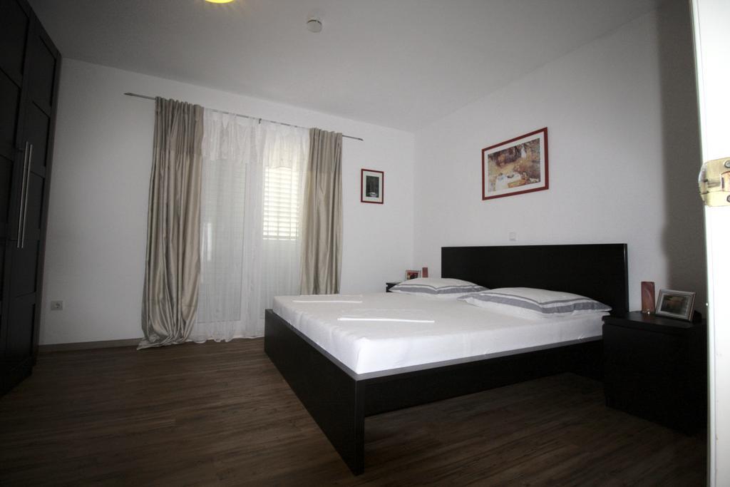 Apartment Dalmatien Traumhaus มาคาร์สกา ภายนอก รูปภาพ