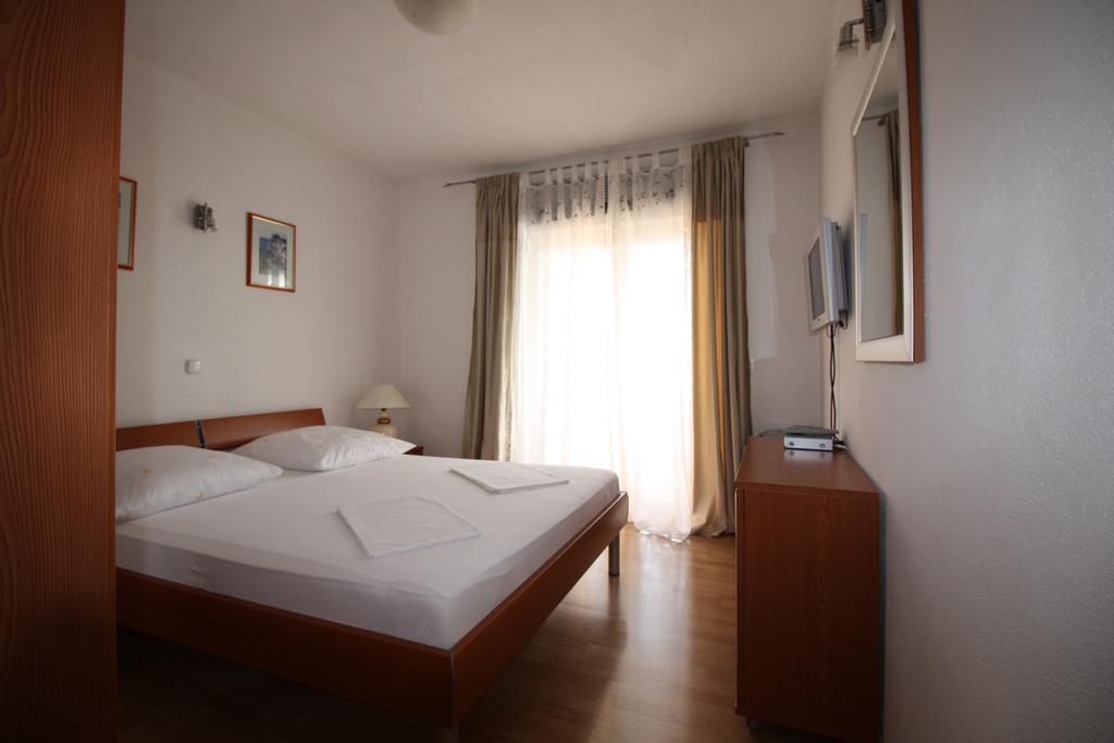 Apartment Dalmatien Traumhaus มาคาร์สกา ภายนอก รูปภาพ