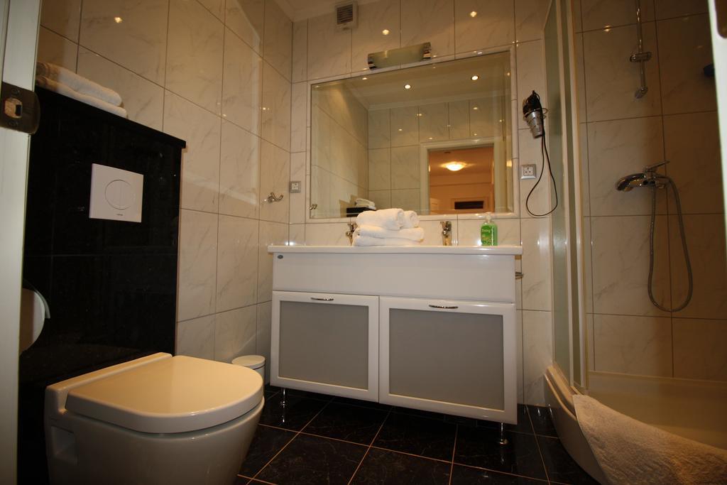 Apartment Dalmatien Traumhaus มาคาร์สกา ภายนอก รูปภาพ