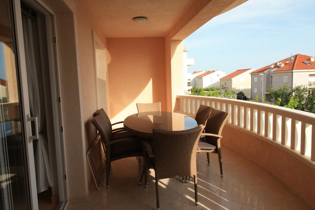 Apartment Dalmatien Traumhaus มาคาร์สกา ภายนอก รูปภาพ