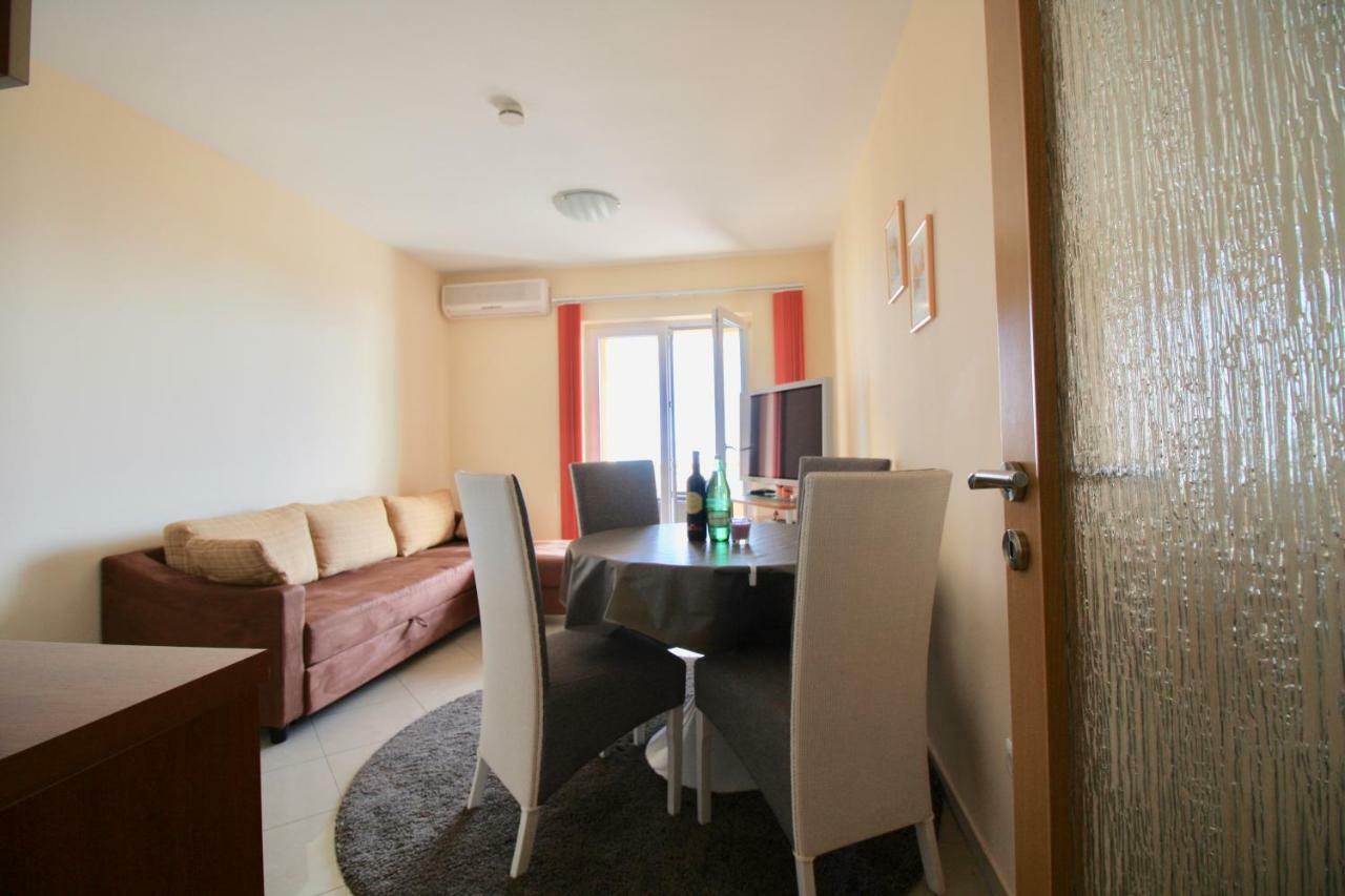 Apartment Dalmatien Traumhaus มาคาร์สกา ภายนอก รูปภาพ