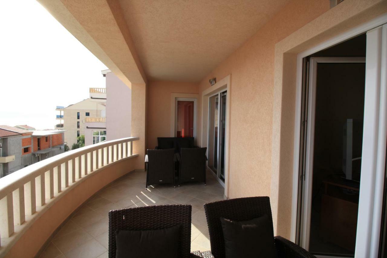 Apartment Dalmatien Traumhaus มาคาร์สกา ภายนอก รูปภาพ