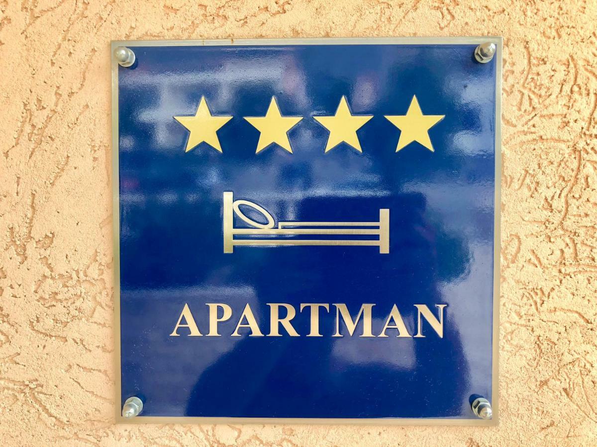 Apartment Dalmatien Traumhaus มาคาร์สกา ภายนอก รูปภาพ